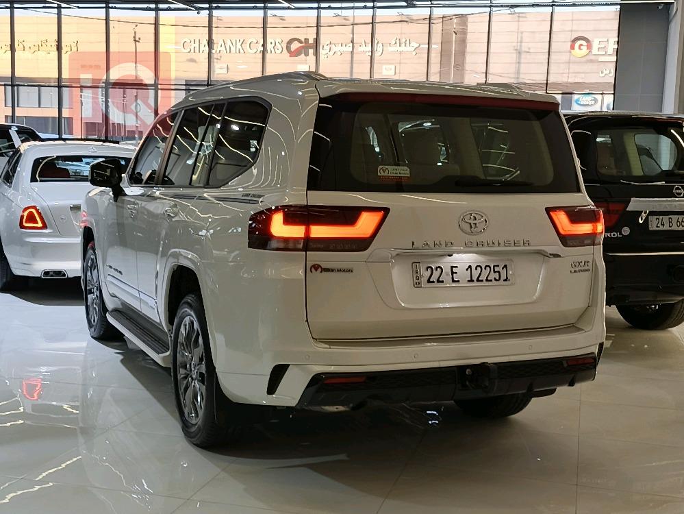 تۆیۆتا لاند کروزەر